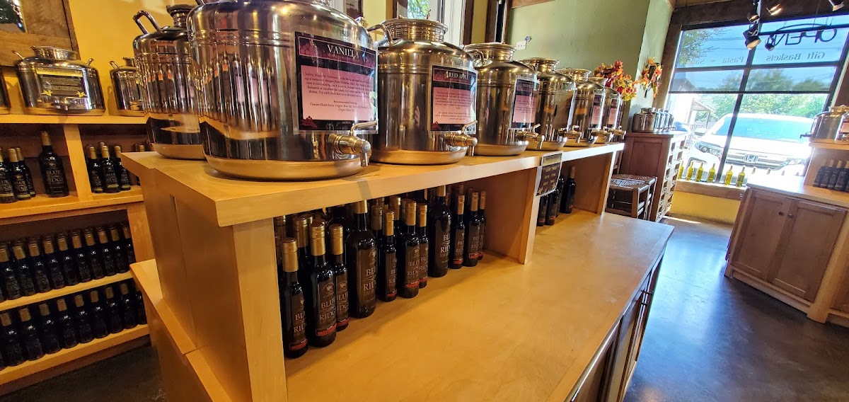 <a href="https://maps.google.com/maps/contrib/110076575198599472756">Kevin Riggs</a>