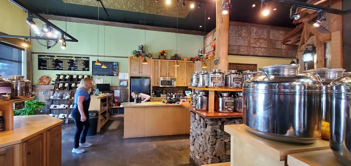 <a href="https://maps.google.com/maps/contrib/110076575198599472756">Kevin Riggs</a>