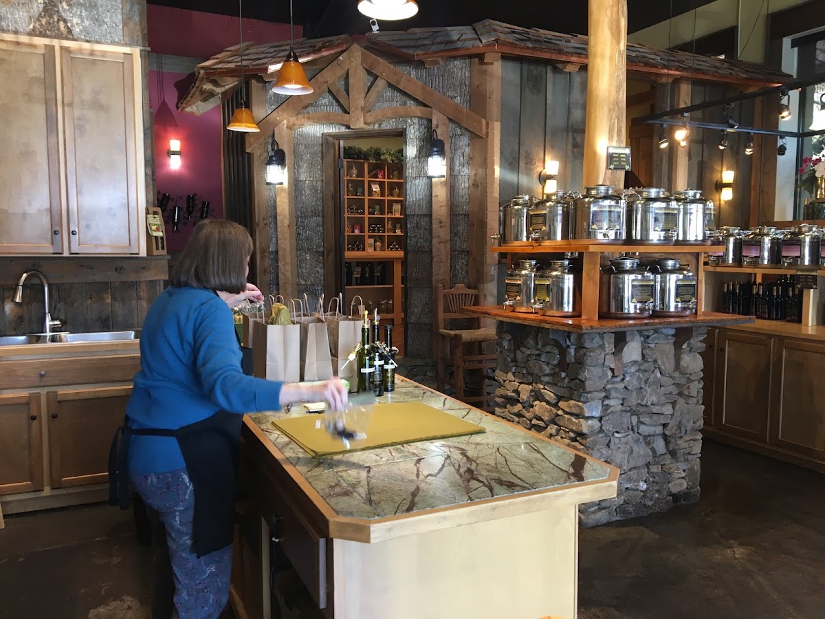 <a href="https://maps.google.com/maps/contrib/108761856250073677714">Jerry Givan</a>