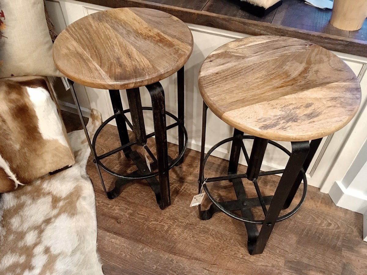 <a href="https://maps.google.com/maps/contrib/100362399048263379768">THE COW PELT</a>