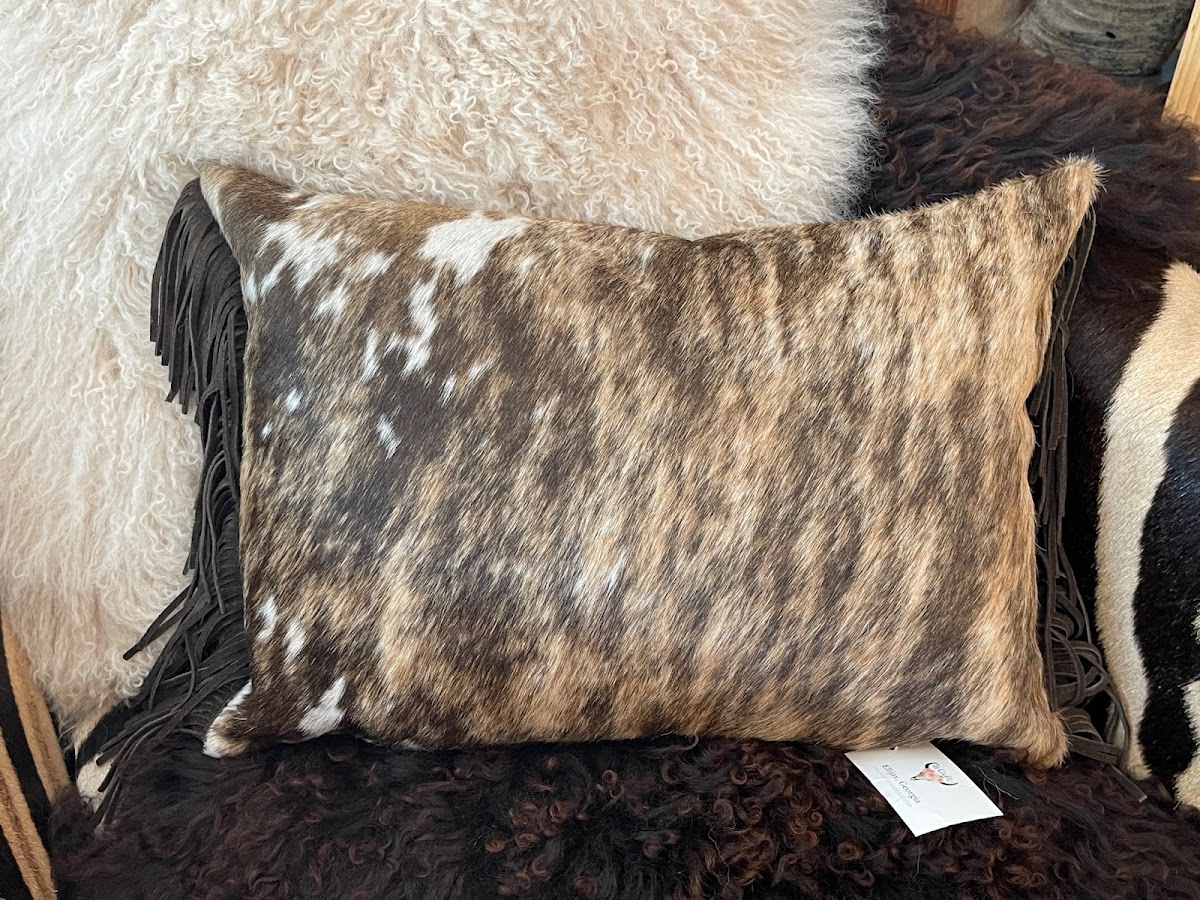 <a href="https://maps.google.com/maps/contrib/100362399048263379768">THE COW PELT</a>