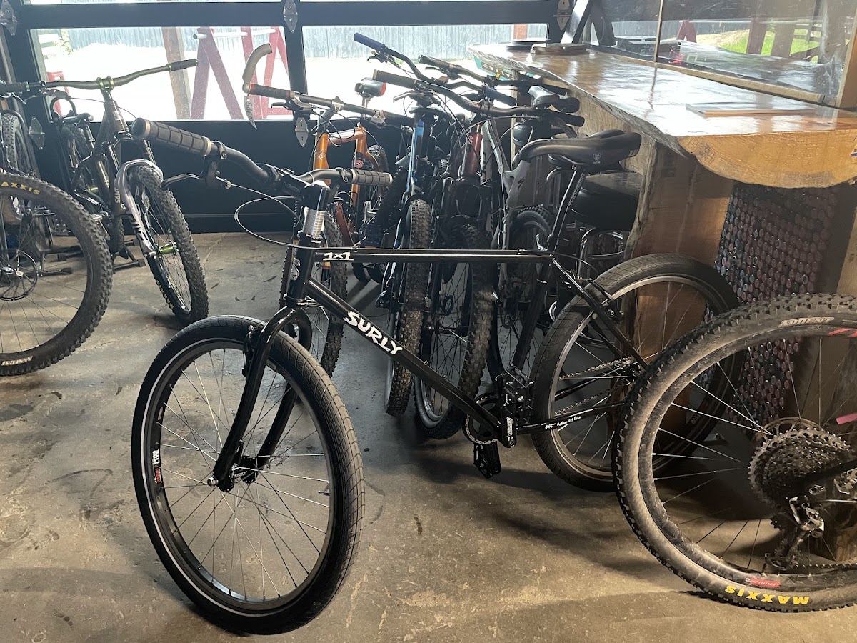 <a href="https://maps.google.com/maps/contrib/116112828251710740275">Jules</a>